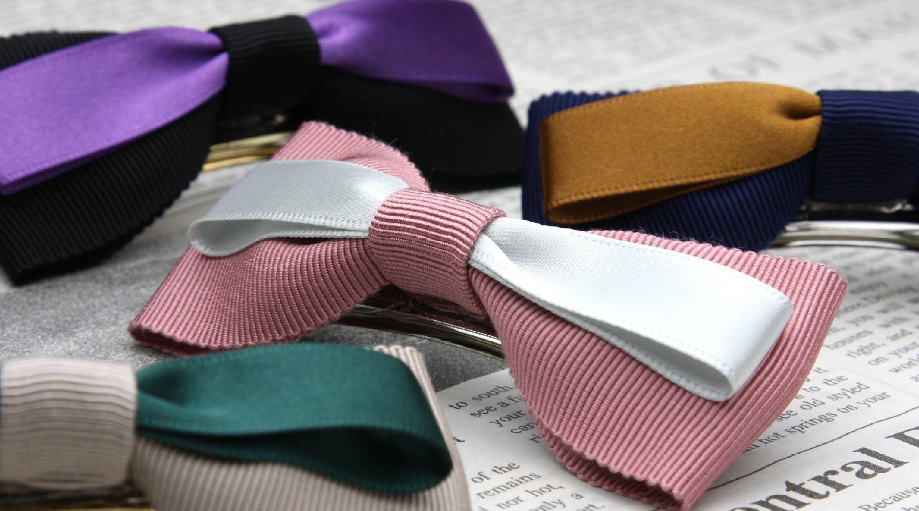 Ribbon type hair clasp made with grosgrain ribbon and satin ribbon