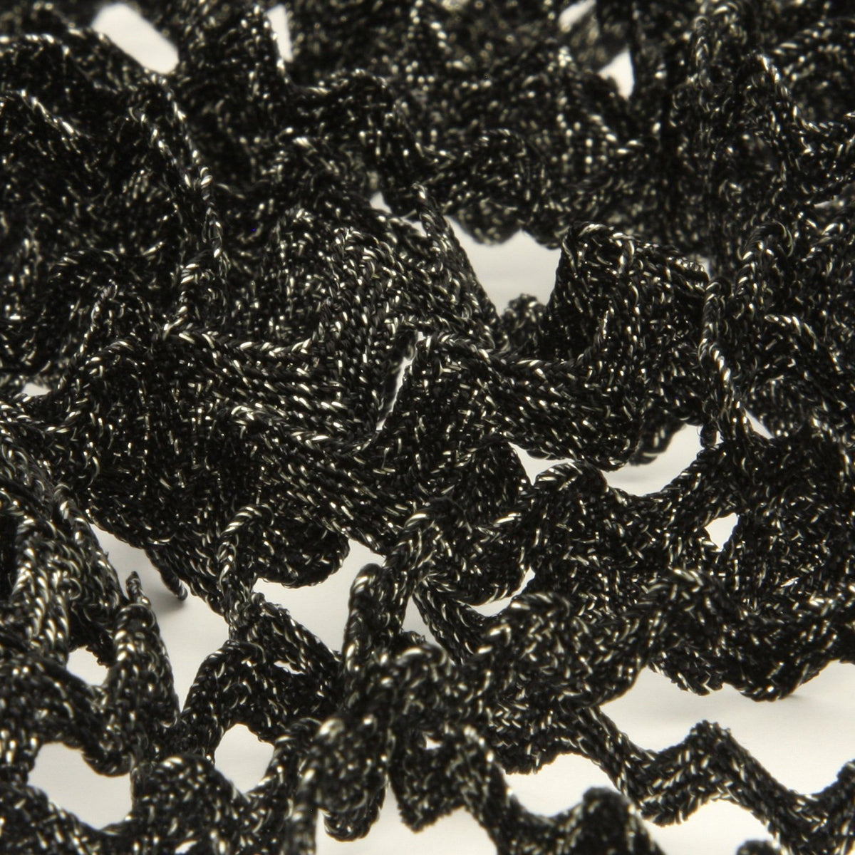 FUJIYAMA RIBBON Antique Metallic Zig-Zag Tape approx.13mm 9.14 Meters Roll Black / Silver