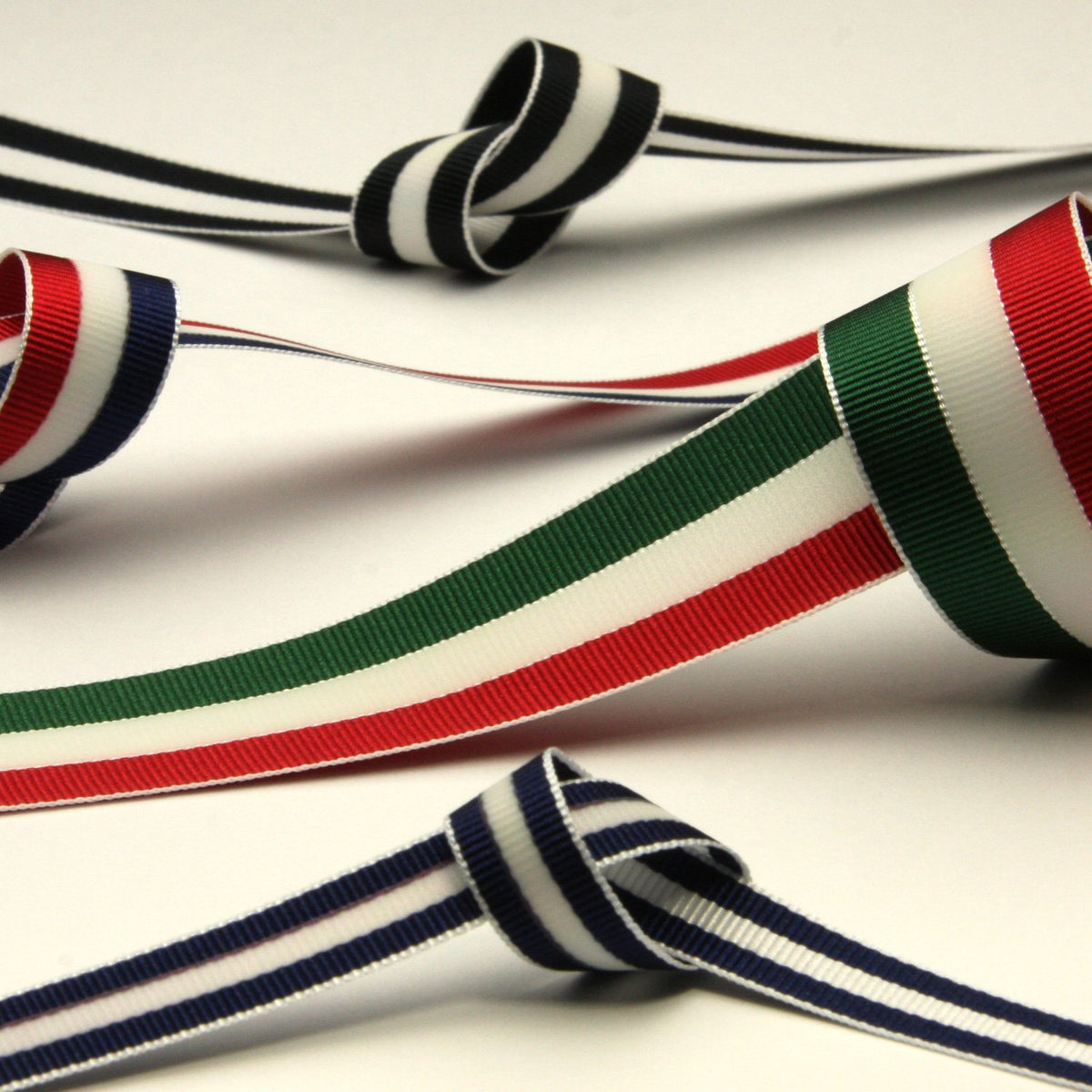 FUJIYAMA RIBBON Aurora Reflect Grosgrain Ribbon 9mm 9.14 Meters Roll Navy Blue / White / Navy Blue