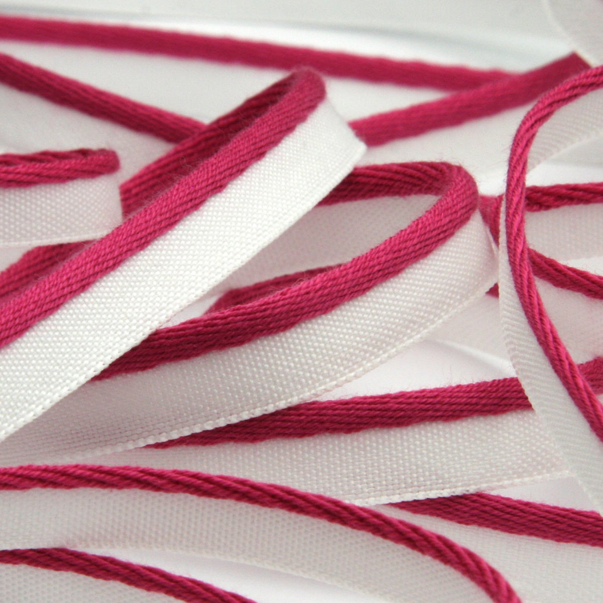 FUJIYAMA RIBBON Bright Piping 7mm 9.14 Meters Roll Fuchsia Pink / White