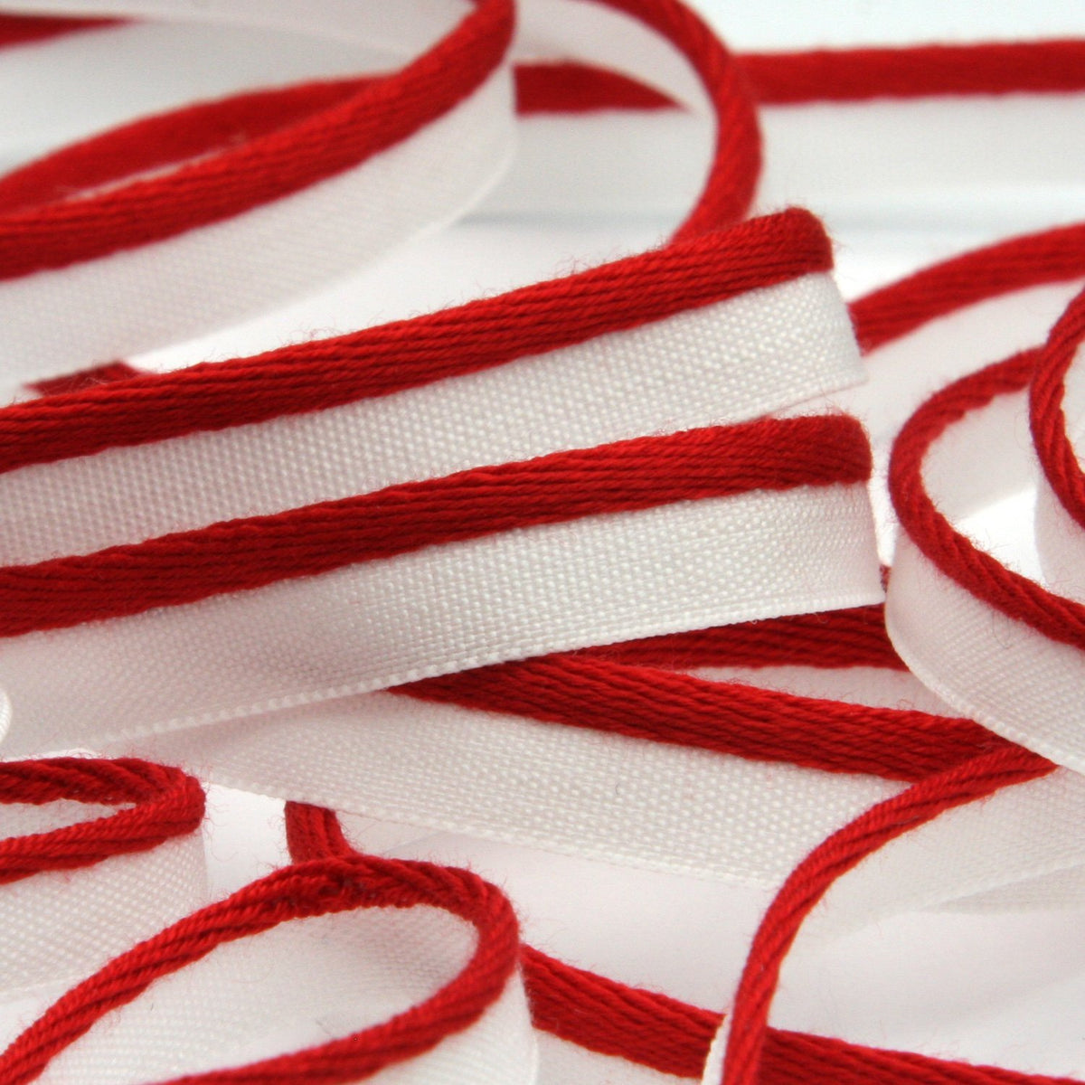 FUJIYAMA RIBBON Bright Piping 7mm 9.14 Meters Roll Red / White