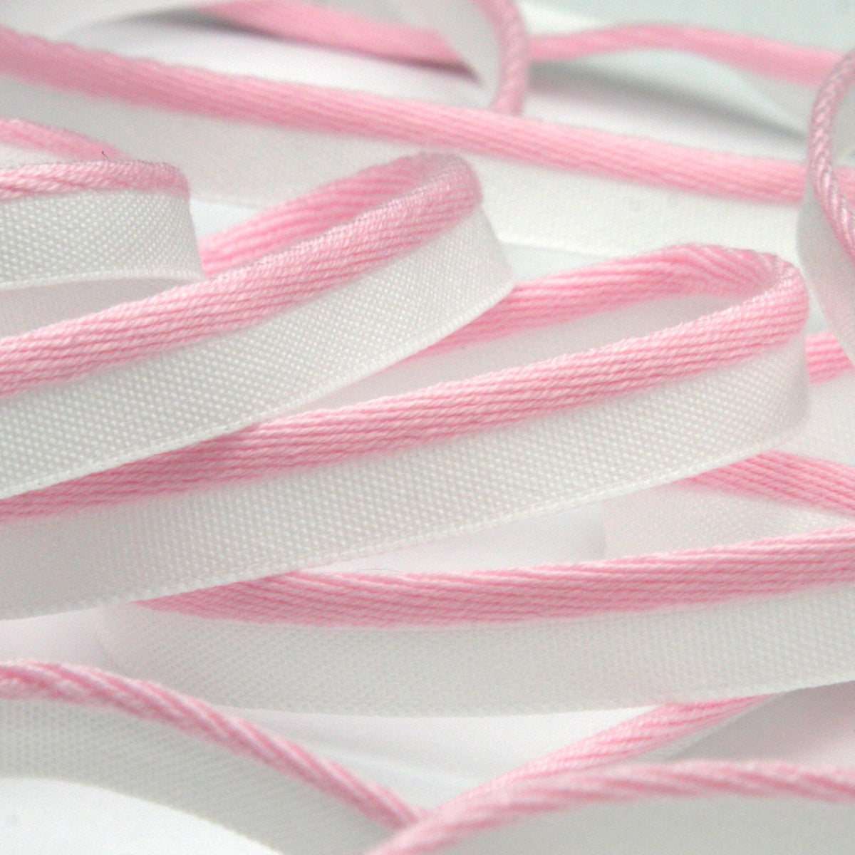 FUJIYAMA RIBBON Bright Piping 9mm 9.14 Meters Roll Light Pink / White