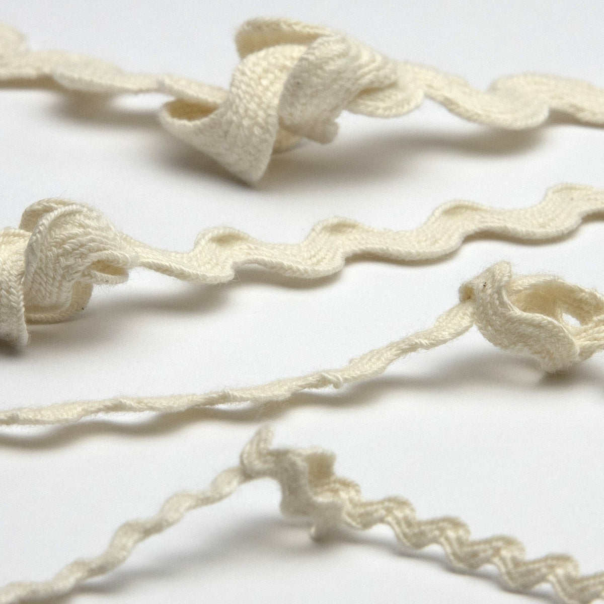 FUJIYAMA RIBBON Organic Cotton Zig-Zag Tape approx.7mm 9.14 Meters Roll