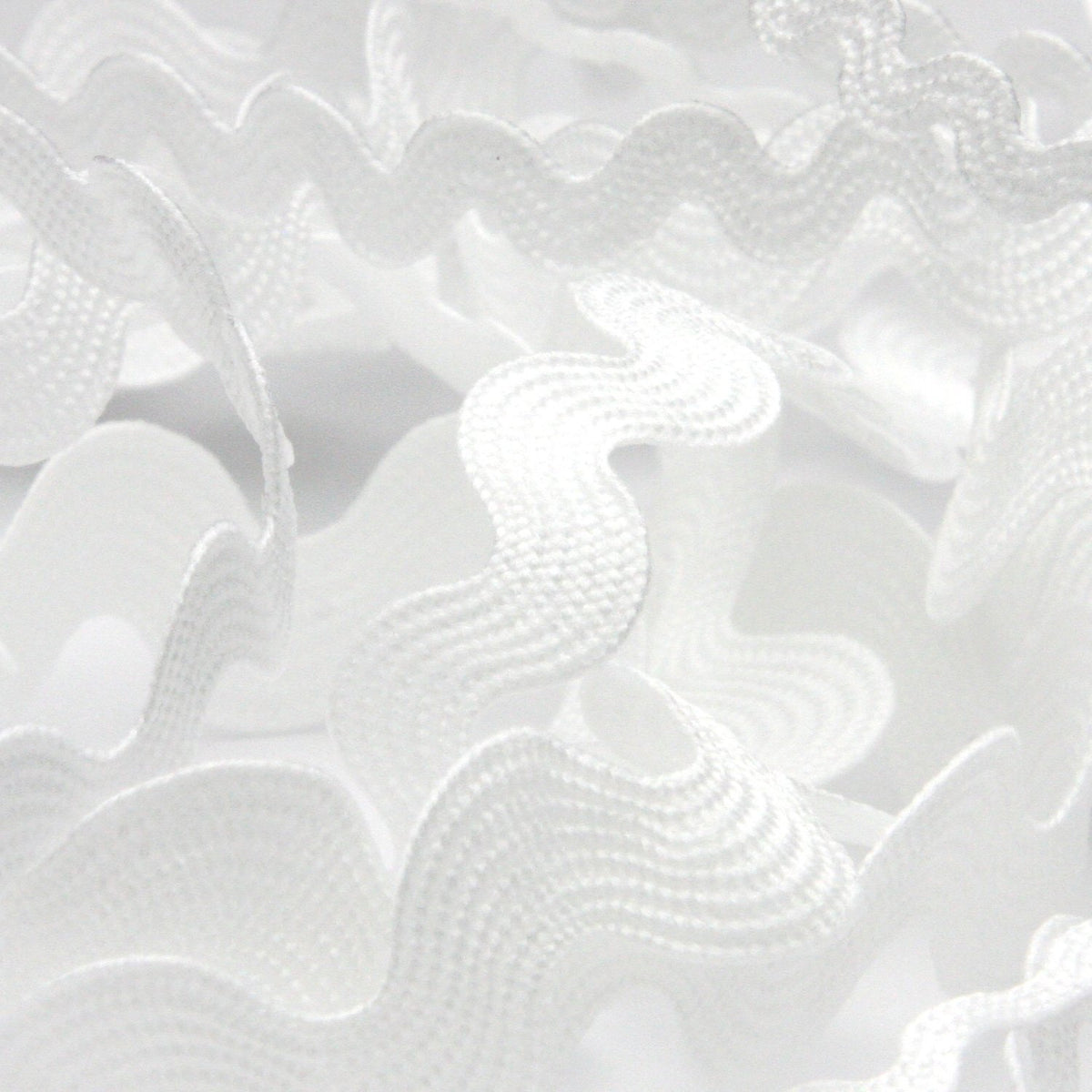 FUJIYAMA RIBBON Polyester Zig-Zag Tape approx.12mm 9.14 Meters Roll White