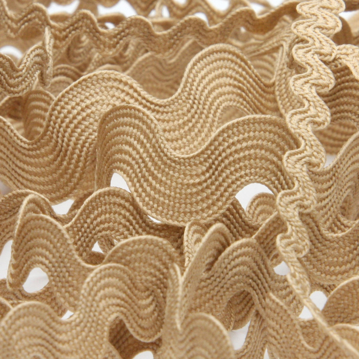 FUJIYAMA RIBBON Polyester Zig-Zag Tape approx.15mm 9.14 Meters Roll Beige