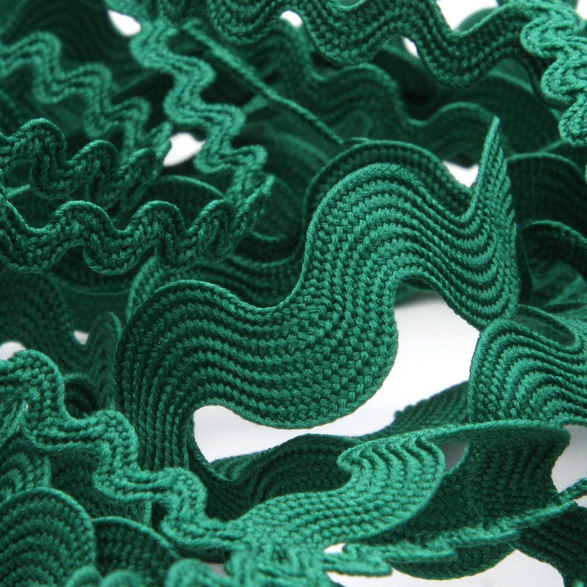 FUJIYAMA RIBBON Polyester Zig-Zag Tape approx.15mm 9.14 Meters Roll Green