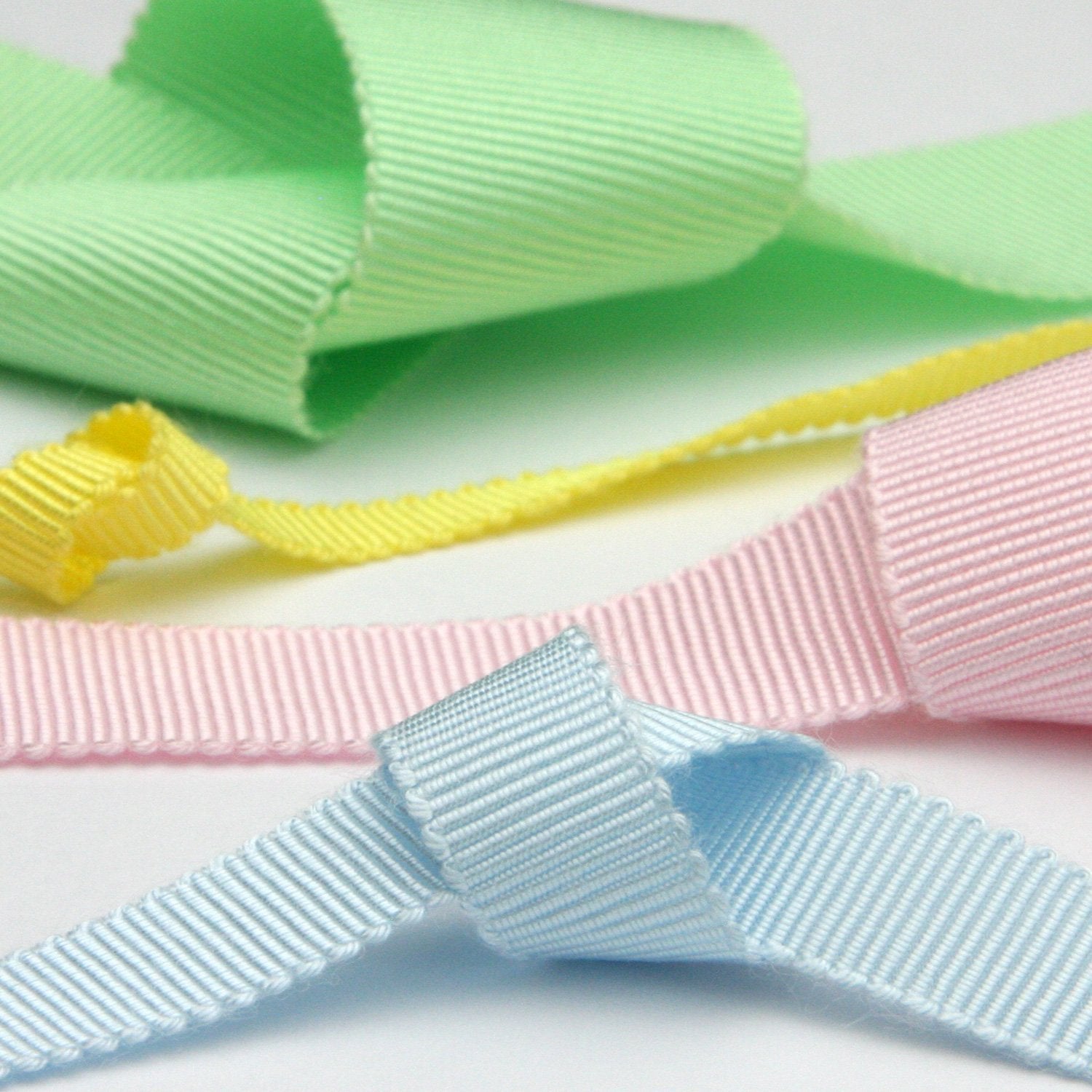 https://fujiyamaribbon.com/cdn/shop/products/fujiyama-ribbon-rayon-grosgrain-ribbon-15mm-9-14-meters-roll-28132817371210_5000x.jpg?v=1628426409