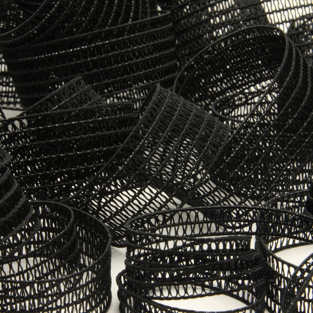 FUJIYAMA RIBBON Shirring Type Inside Belt approx.7mm 9.14 Meters Roll Black