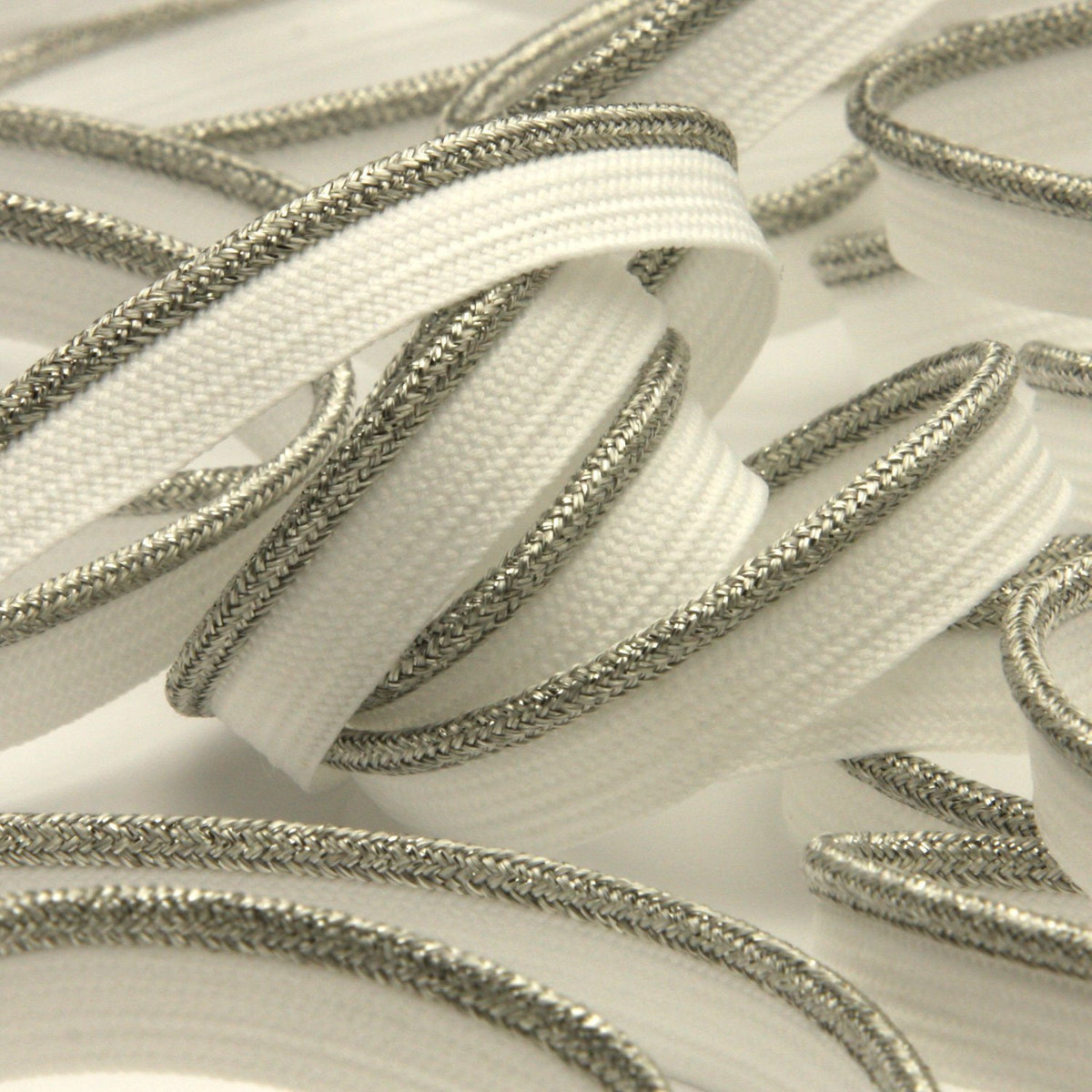 FUJIYAMA RIBBON [Wholesale] Antique Metallic Piping approx.9mm 30 Meters Roll White / Silver
