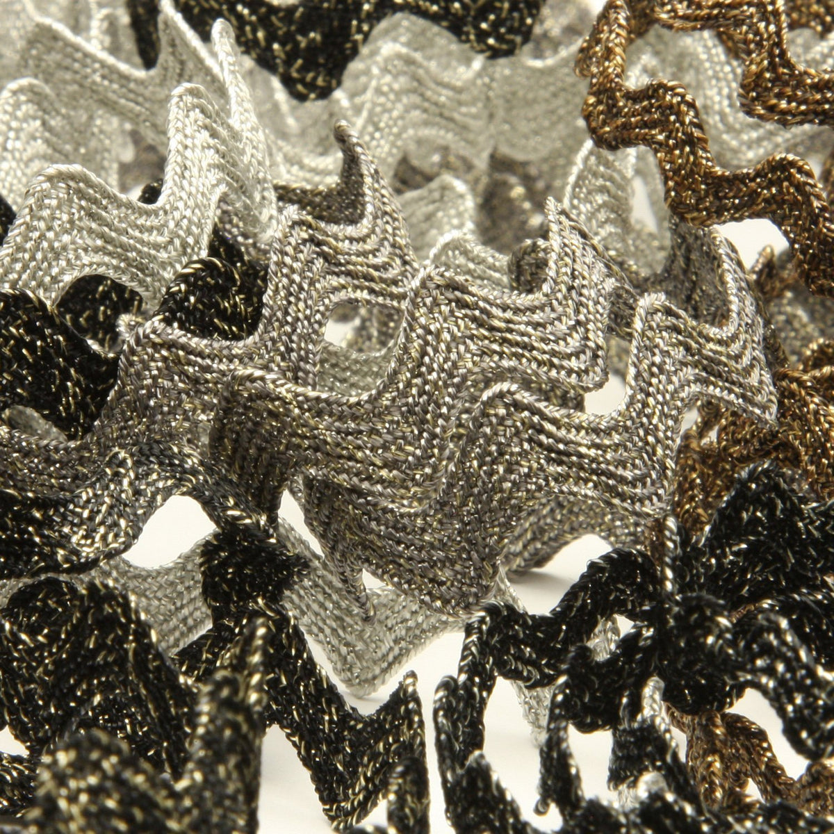 FUJIYAMA RIBBON [Wholesale] Antique Metallic Zig-Zag Tape approx.13mm 30 Meters Roll