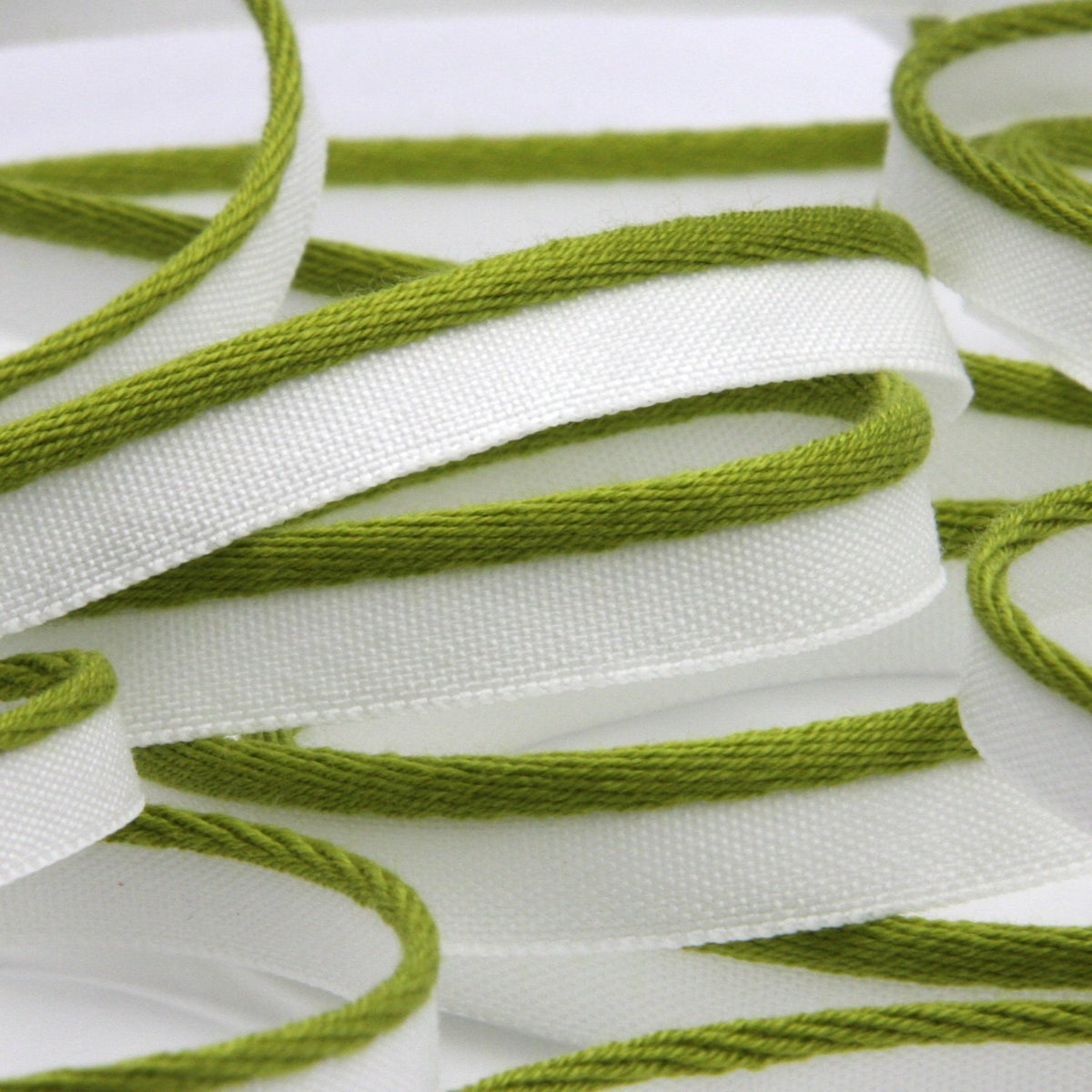 FUJIYAMA RIBBON [Wholesale] Bright Piping 7mm 30 Meters Roll Light Olive Green / White