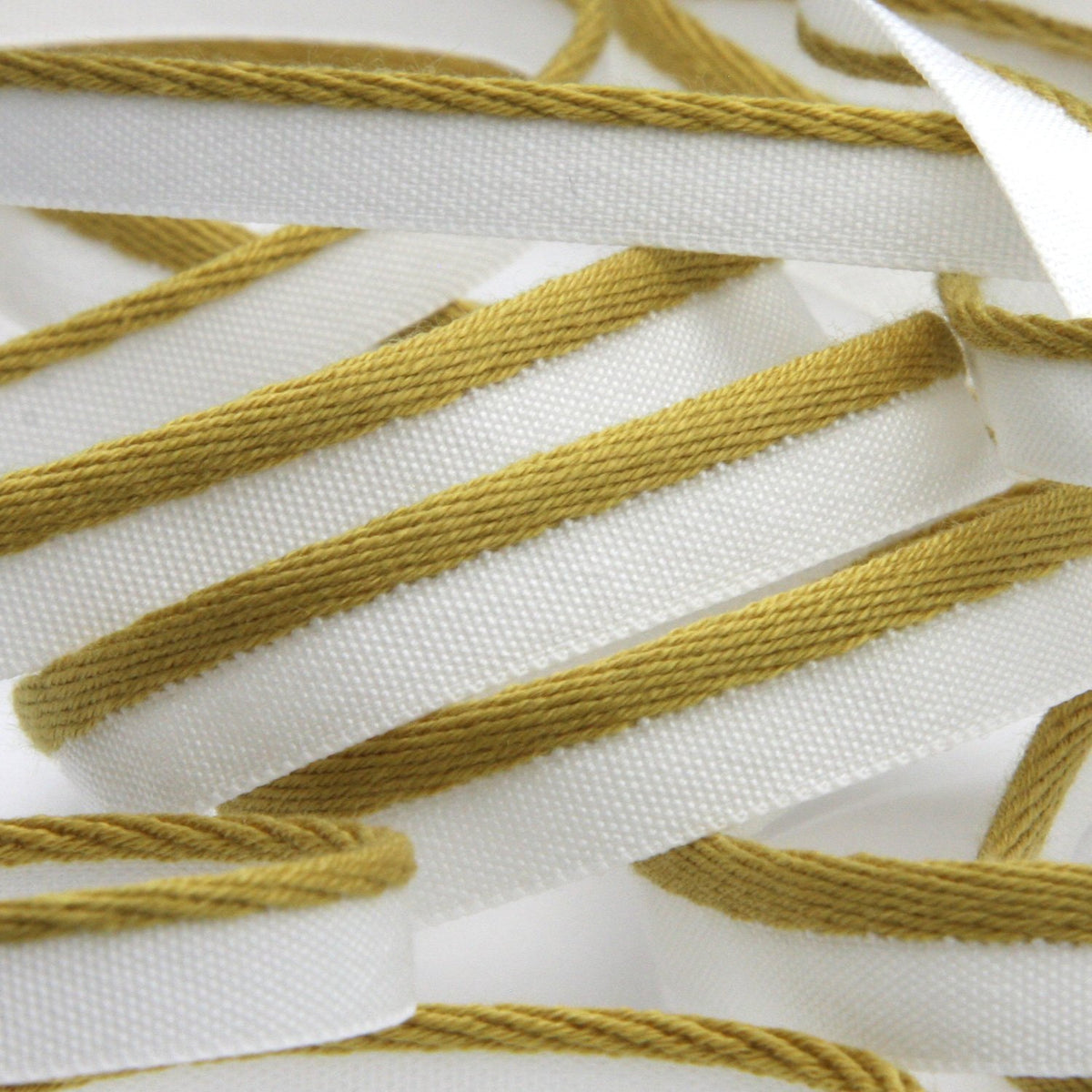 FUJIYAMA RIBBON [Wholesale] Bright Piping 7mm 30 Meters Roll Mustard / White
