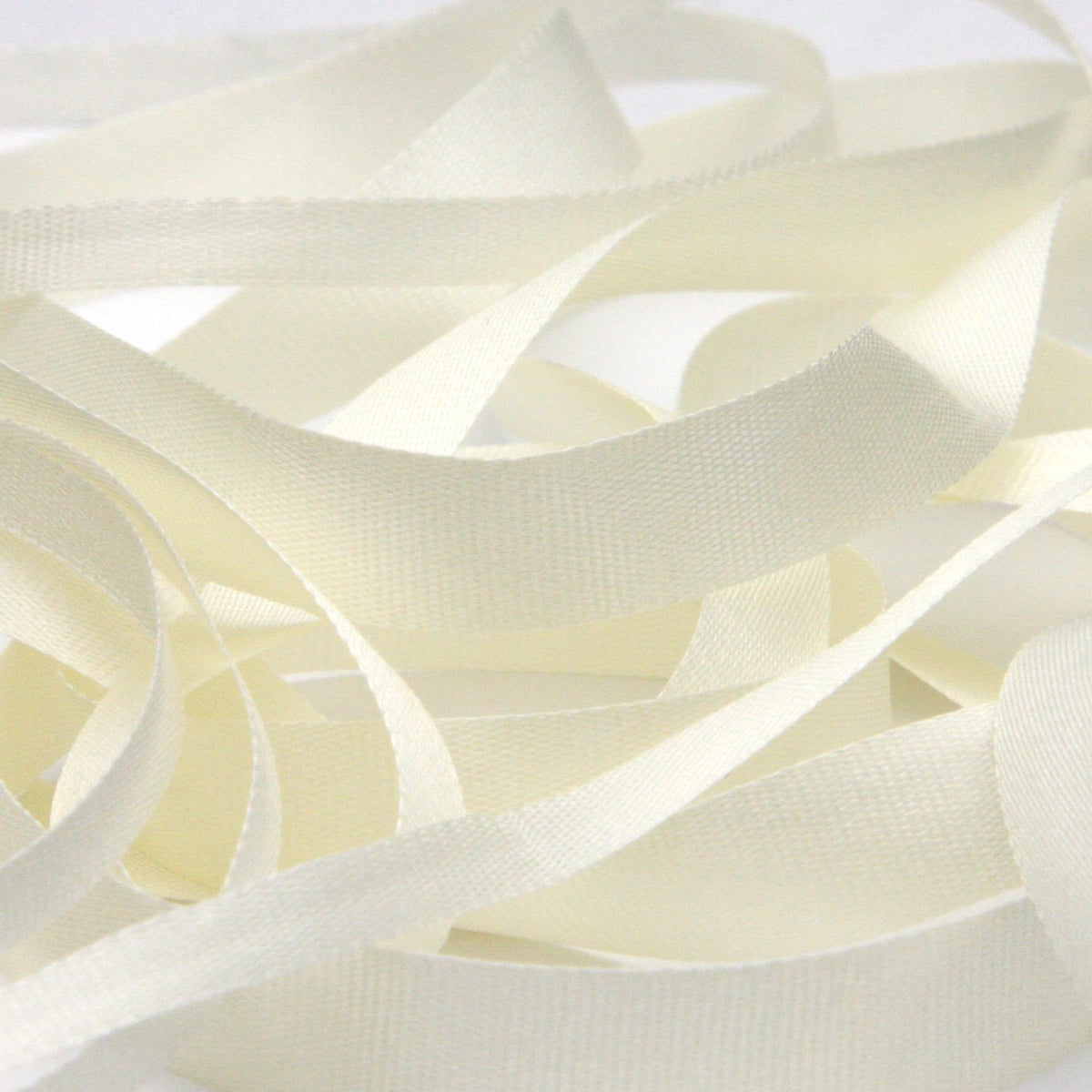 FUJIYAMA RIBBON [Wholesale] Embroidery Ribbon 3.5mm 200 Meters Roll Milky White