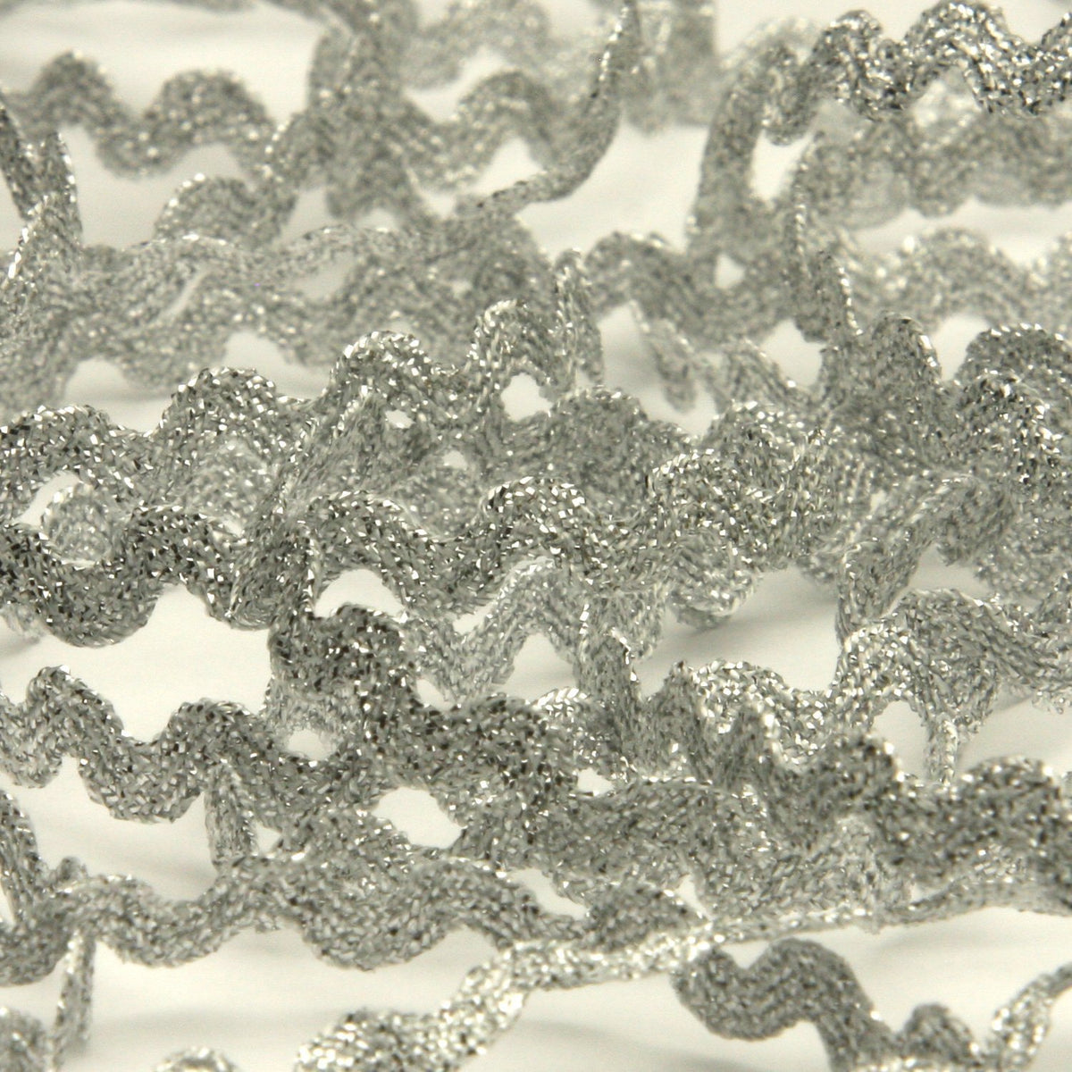 FUJIYAMA RIBBON [Wholesale] Metallic Zig-Zag Tape approx.6mm 30 Meters Roll Silver