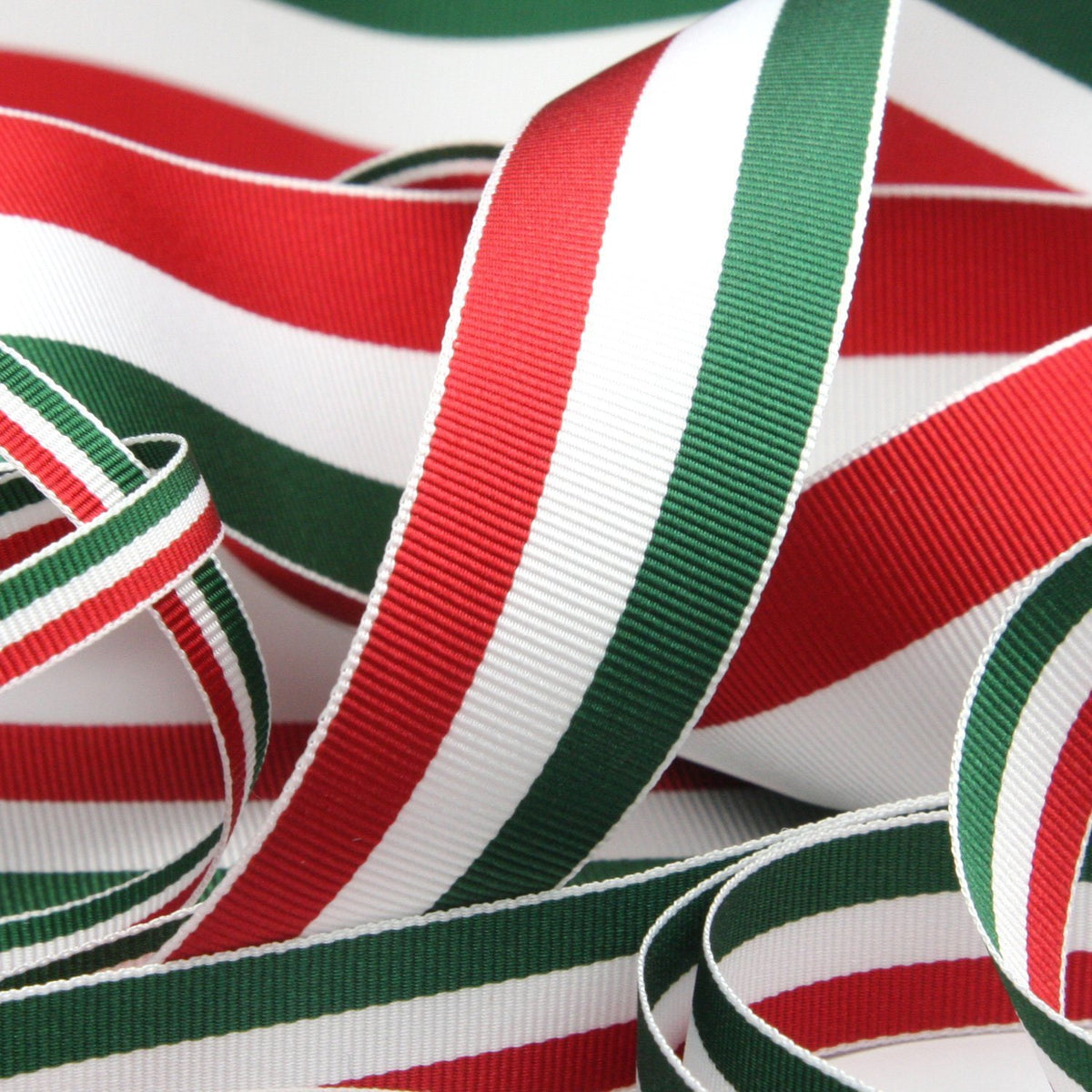 FUJIYAMA RIBBON [Wholesale] Stripe Grosgrain Ribbon 6mm 30 Meters Roll Red / White / Green