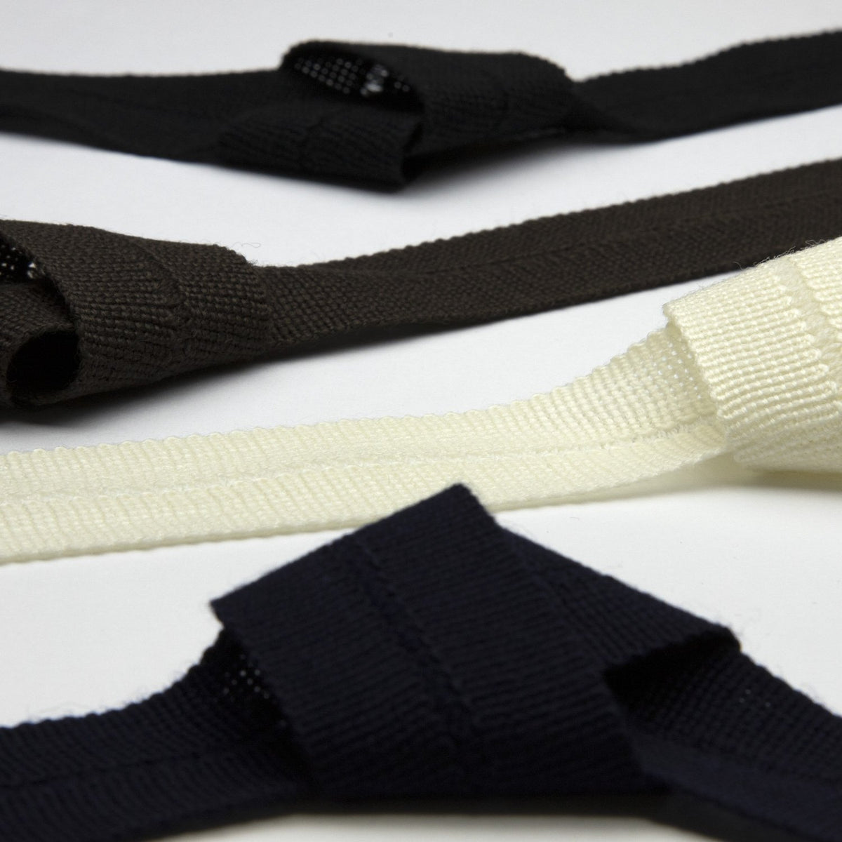 FUJIYAMA RIBBON [Wholesale] Wool Knit Binder Tape 13x13mm 9.14 Meters Roll White